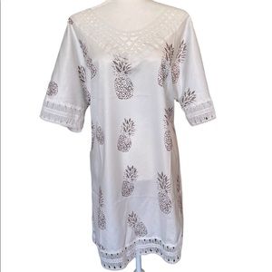 Large swimsuit coverup. White with brown pineapples.